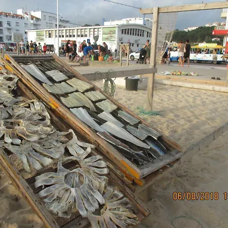 Semesterbostad Comfort House *